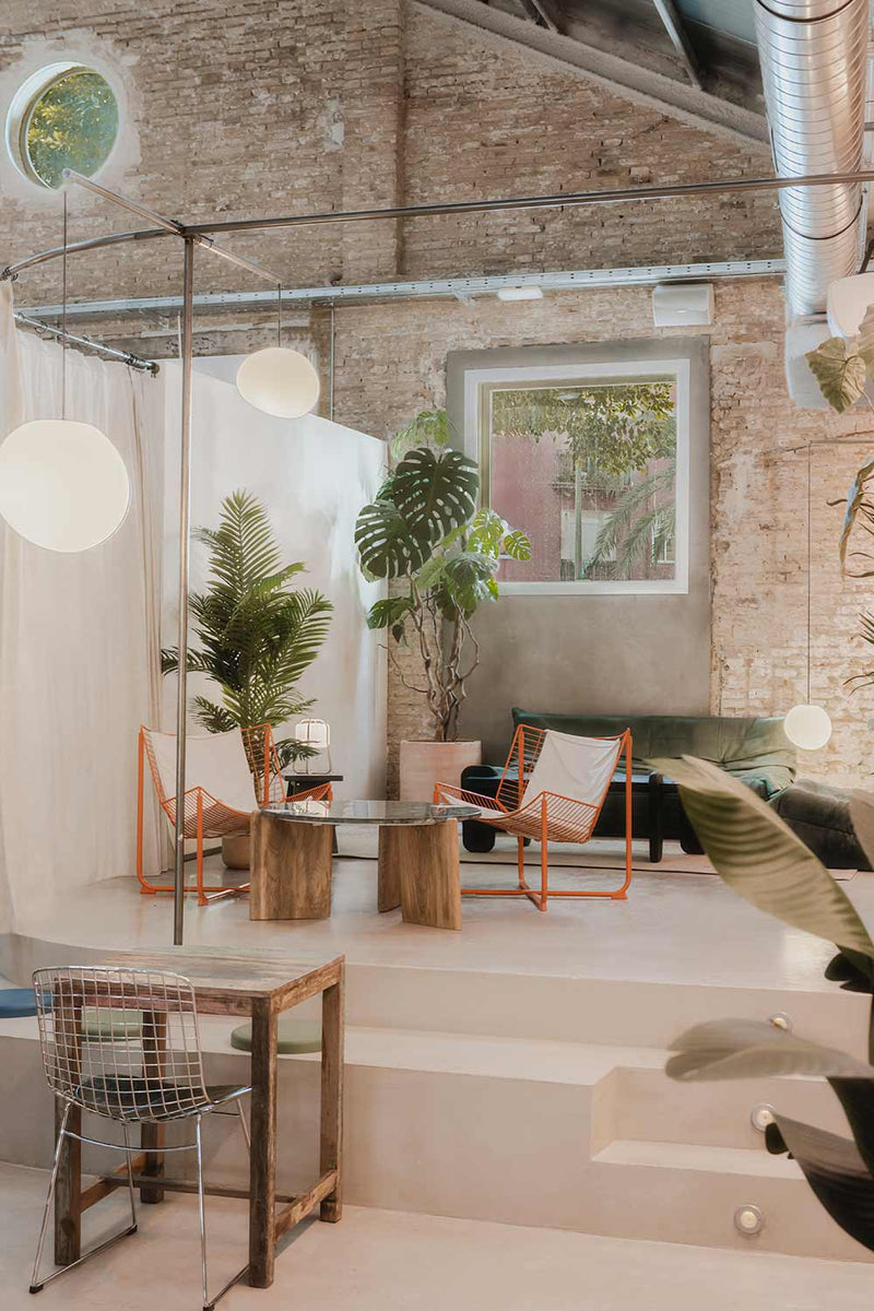 Butacas y sillones de diseño, nuevos y seleccionados para proyectos hoteleros, disponibles a precio outlet.