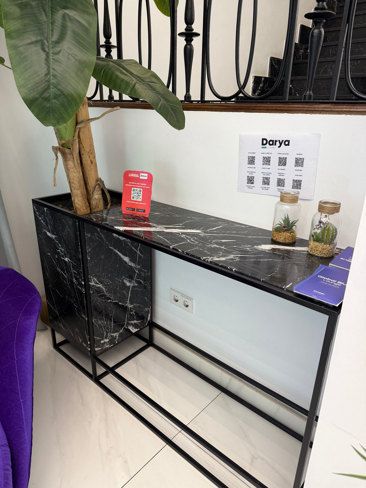 Mesa de recepción (mármol/metal)