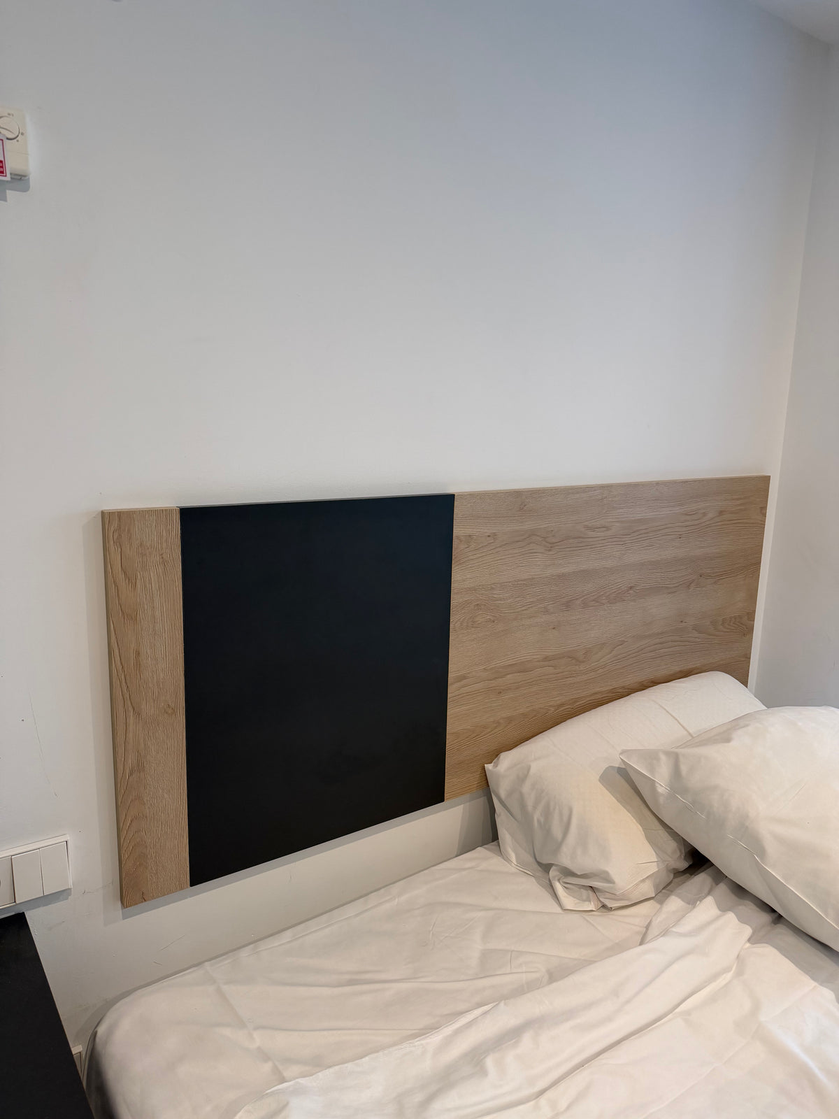 Cabecero negro y madera (mod. 1)