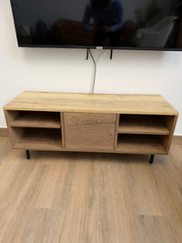 Mueble bajo TV madera (x2, distribución distinta)