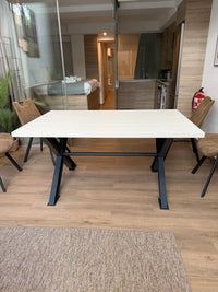 Mesa de comedor beige (6 comensales)