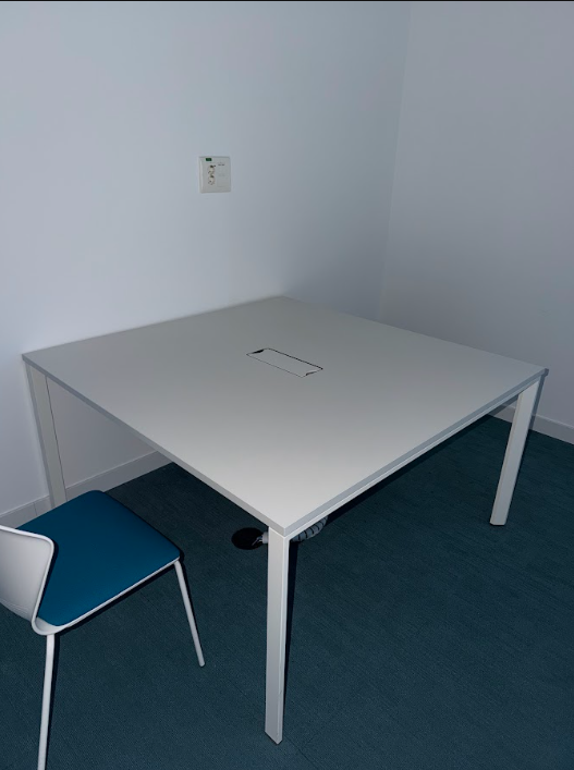 Mesa blanca escritorio