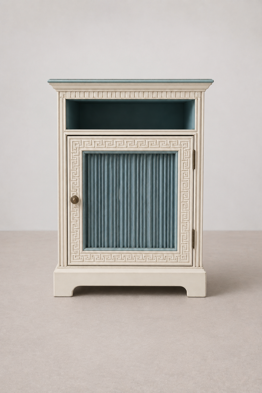 Petit meuble de rangement