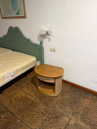 Mesita de noche redonda