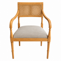 Silla de madera de habitación