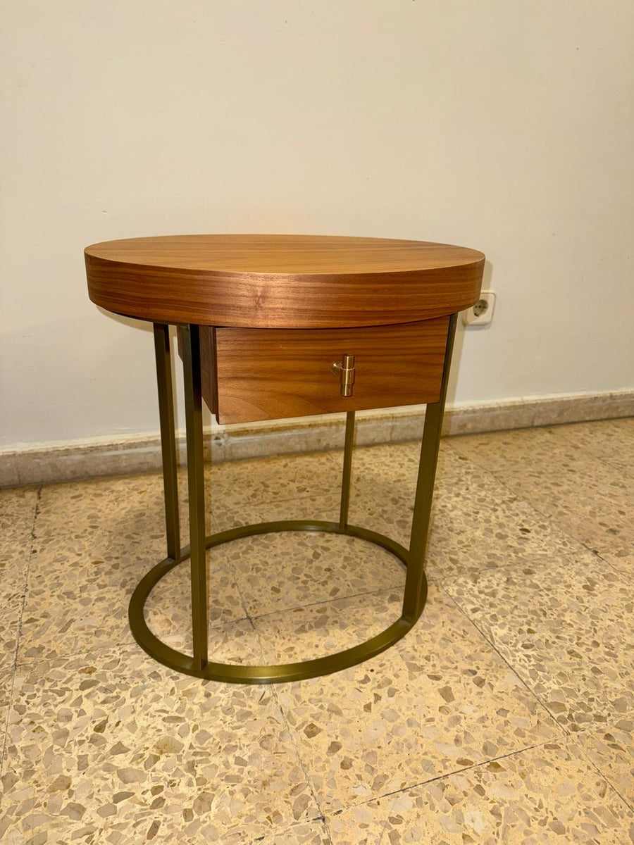 Table de chevet pieds dorés