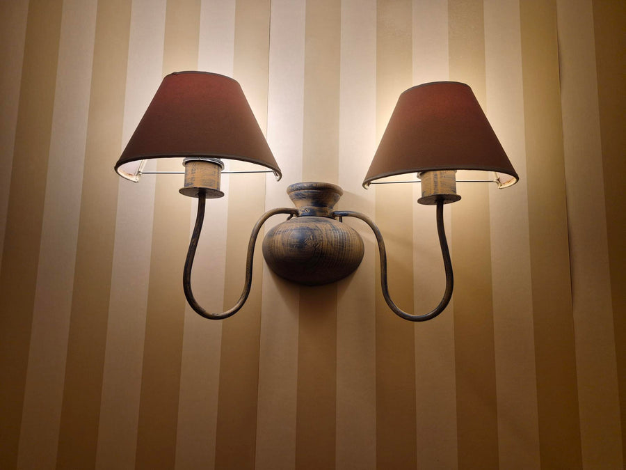 Aplique de pared doble con pantallas