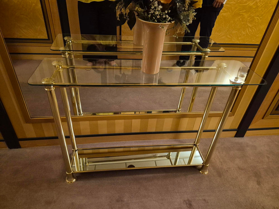 Consola dorada de cristal