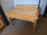 Maletero de madera con listones