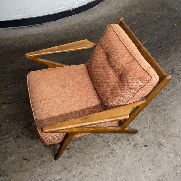 Sillón de tela beige/naranja con estructura de madera - Imagen 4