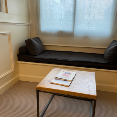 Sofá de salón de ventana fijo con colchón