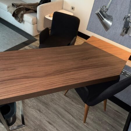 Mesa de escritorio en L