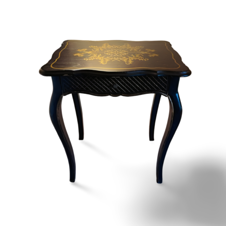 Mesita de noche con superficie de madera decorada