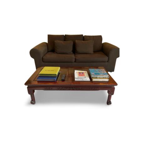 Mesa de centro de madera y estructura metálica