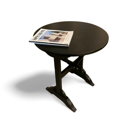 Mesa redonda para salón de madera oscura